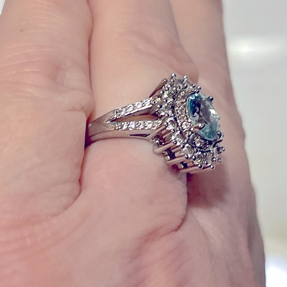 925 Sterling silver  & Aquamarine’ surrounded by 5A CZs stones - Picture 5 of 10